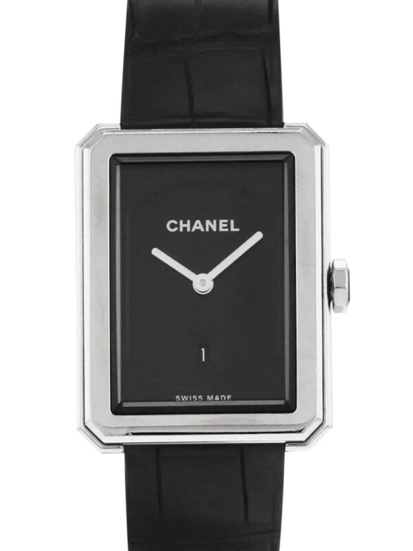 Fitbit Versa 3 unisex smart watch in black - Image 5