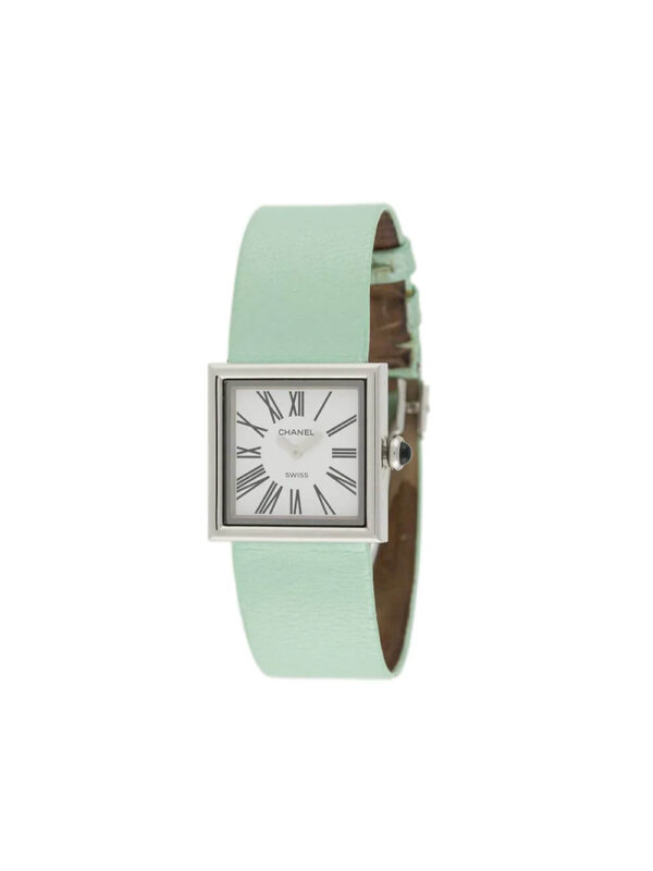 Fitbit Versa 3 unisex smart watch in navy - Image 4